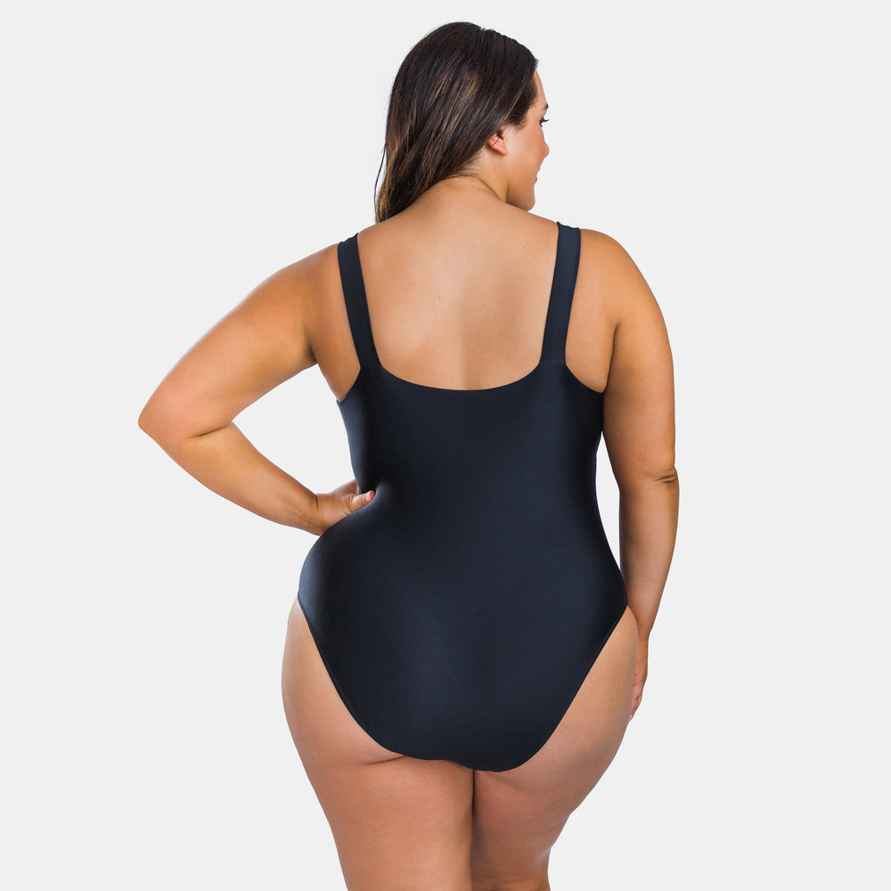 
                  
                    CLAUDIA ONE PIECE | BLACK
                  
                